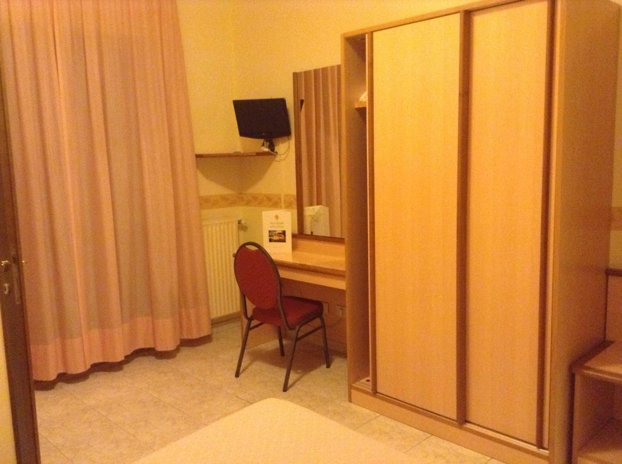 Villa Artemis Nemi Room photo